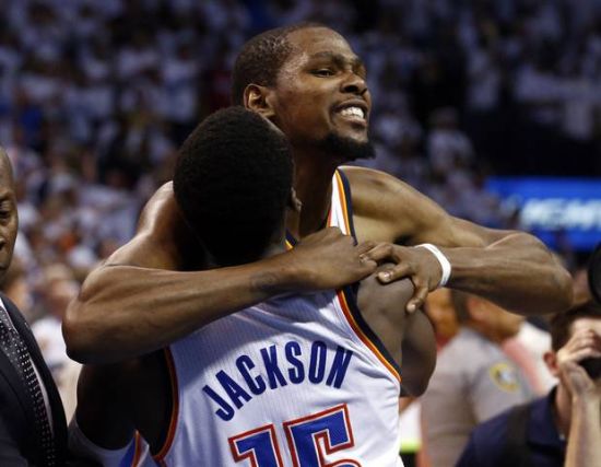 手游《英雄传说 闪之轨迹 北方战役》今日正式开服！