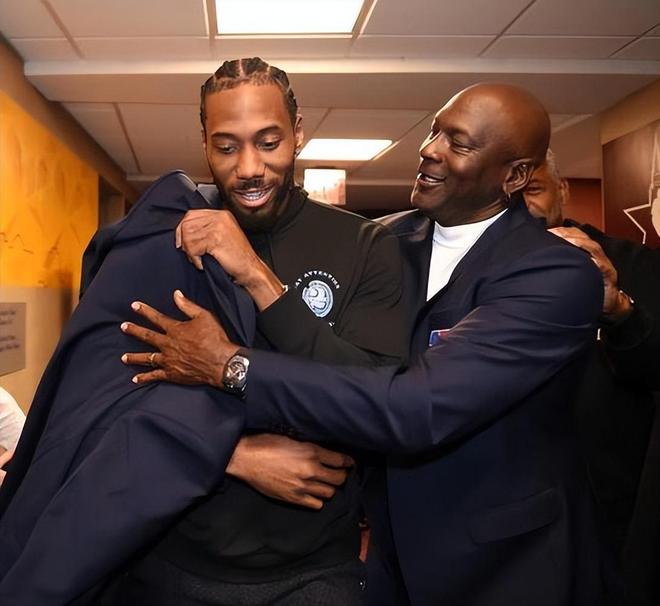 NBA独家纪念！詹姆斯球衣专属补丁引发退役猜想