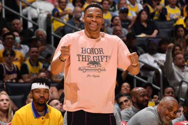 世体：今夏巴萨要引进一名前锋，目标包括伊萨克和迪亚斯