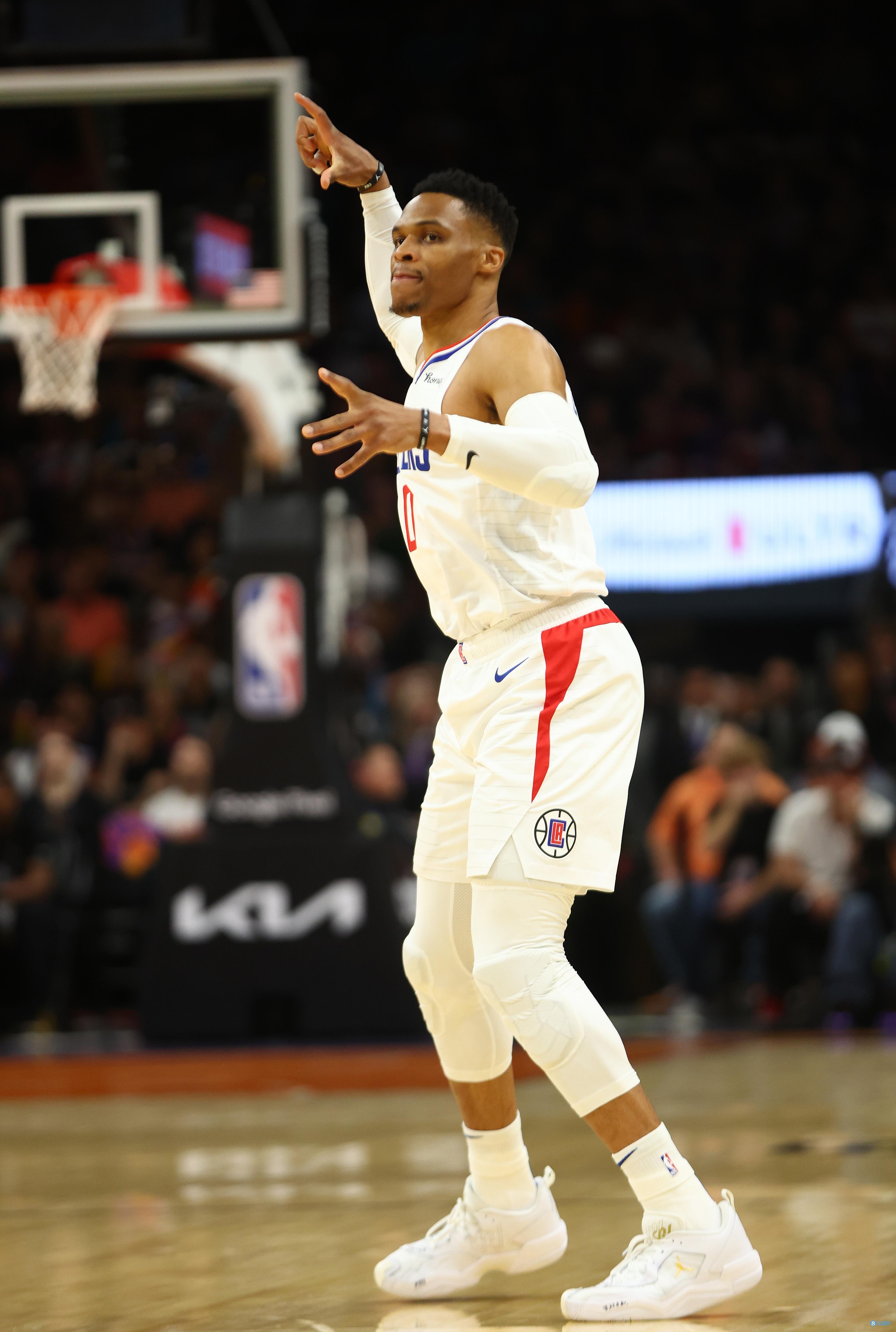 太阳崛起西部杀入季后赛，杜兰特交易成超级赢家！