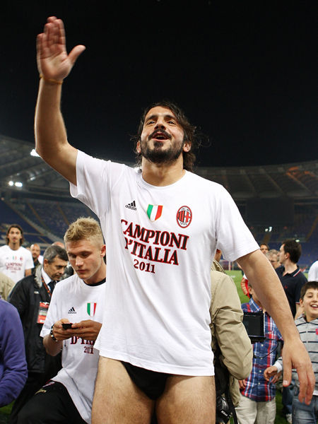 2016年2月：古巴球星尤尼斯基·古瑞尔与尤利·古瑞尔兄弟宣布从古巴离队。