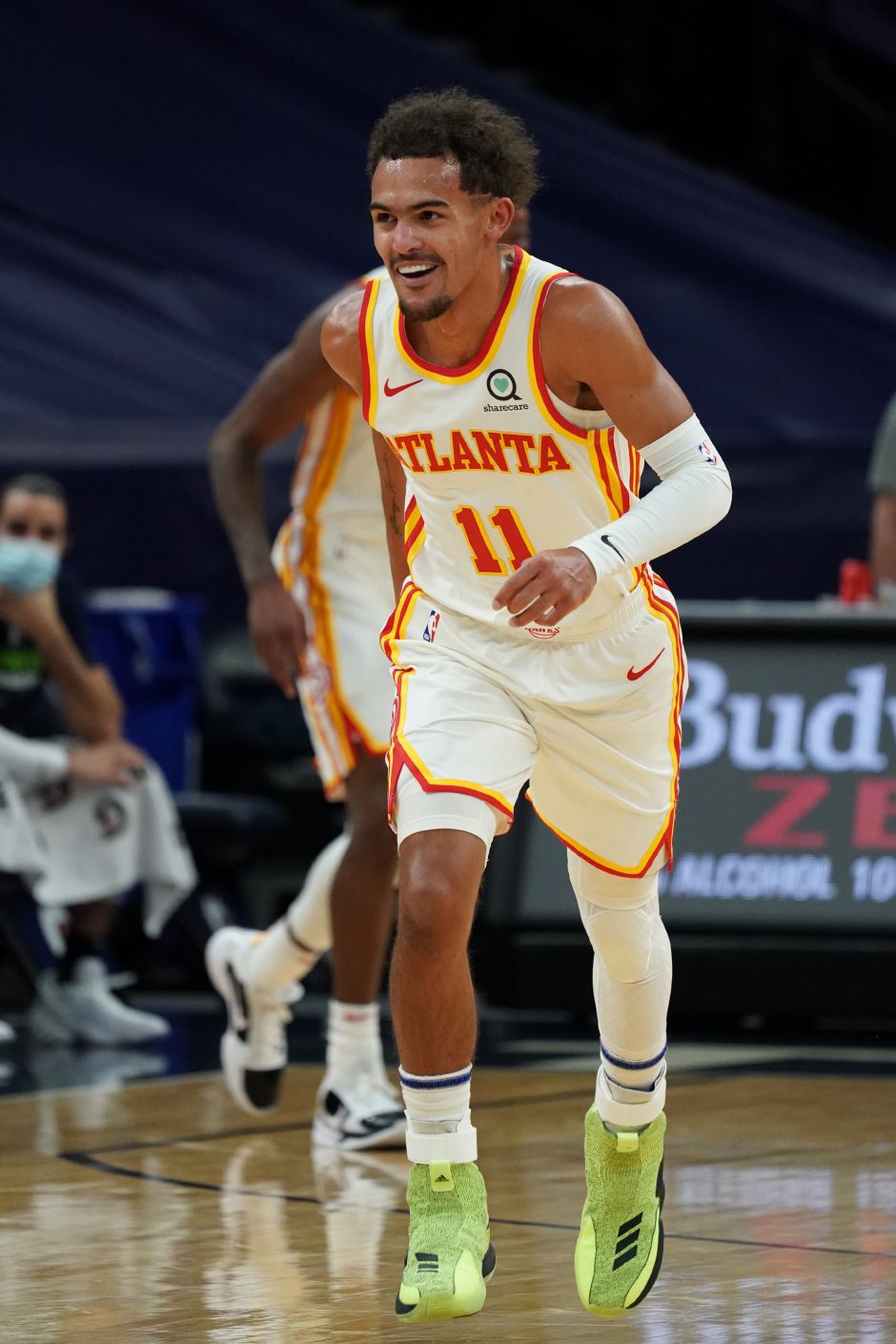 [NBA]库里31+6+7 勇士战胜雄鹿