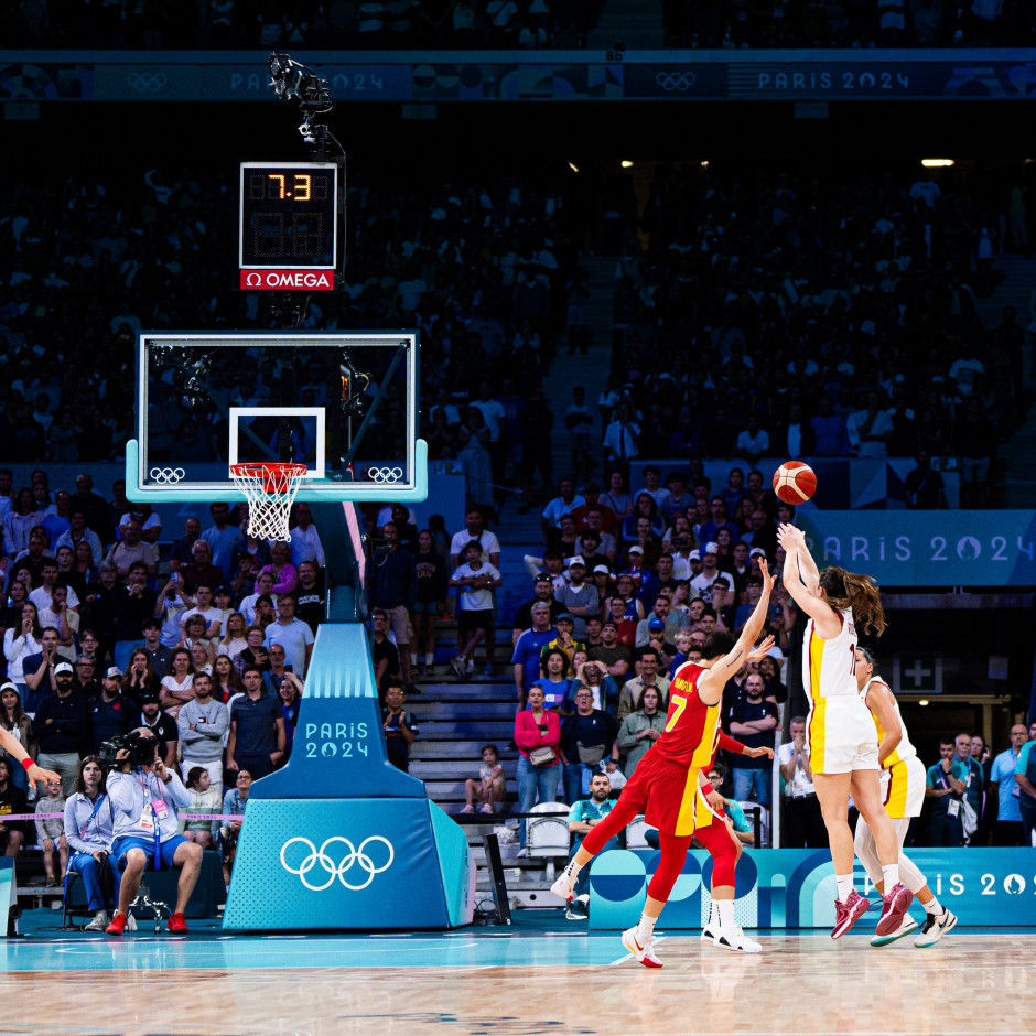 巴特萨基还没来不及走到替补席跟教练击掌普利西奇就完成了进球！