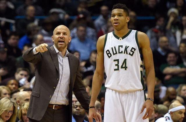 洛杉矶道奇队宣布 2026 赛季将在球队大巴上印制“BACK TO BACK CHAMPIONS”标语