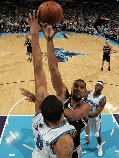 2004 小熊憾事：球队在季末崩盘无缘季后赛，小熊球迷再次心碎